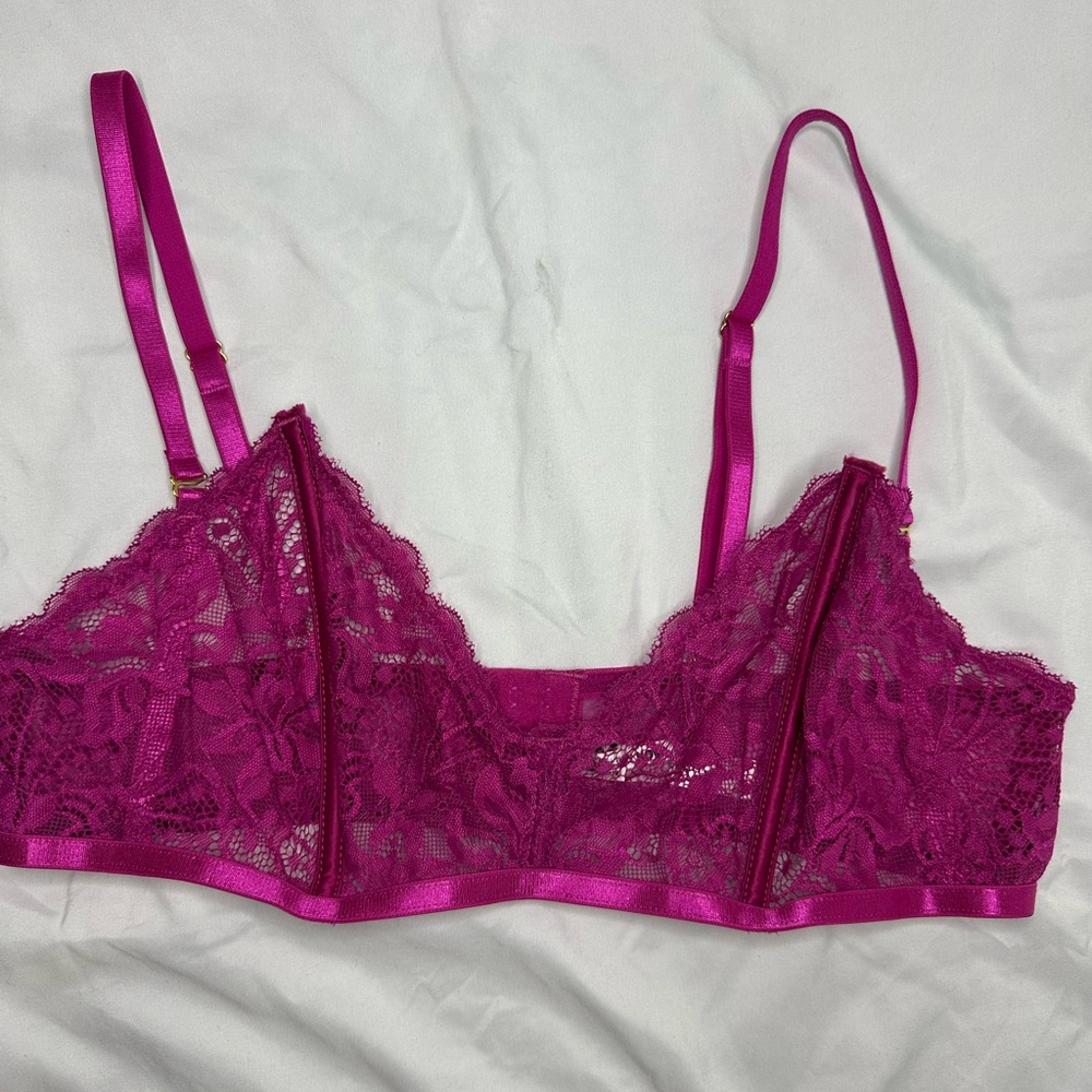 Fashion Nova Lace Bralette in Fuchsia Pink